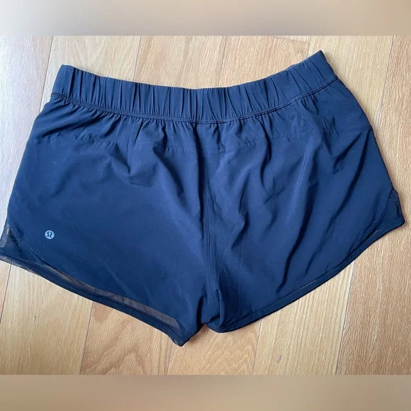 Lululemon Two With One Mid-Rise Short - Reversible - Picture 5 of 8
